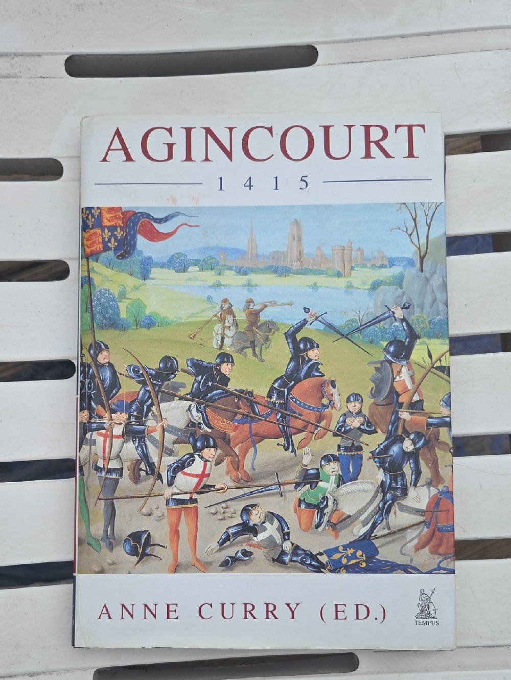 Agincourt 1415 by Anne Curry - Illustrated Paperback (White, Red, Blue)